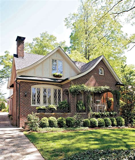 examples of tudor style homes.